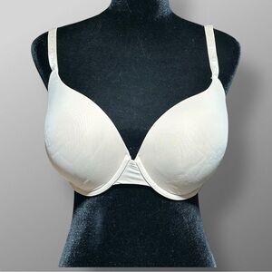 Victoria’s Secret Cream Plunge Bra – Size 36DDD